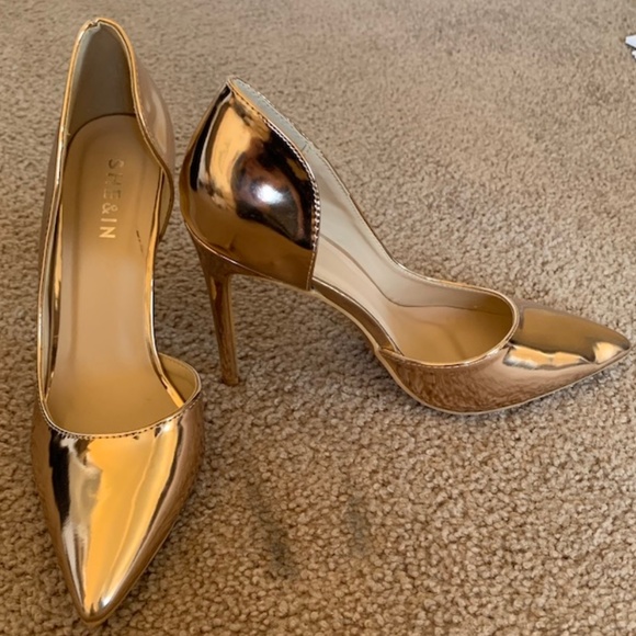 Rose Gold Pumps - Picture 2 of 4